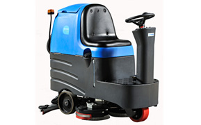 <b>容恩洗地机R-QQ,驾驶式洗地车清洁宽度700mm</b>